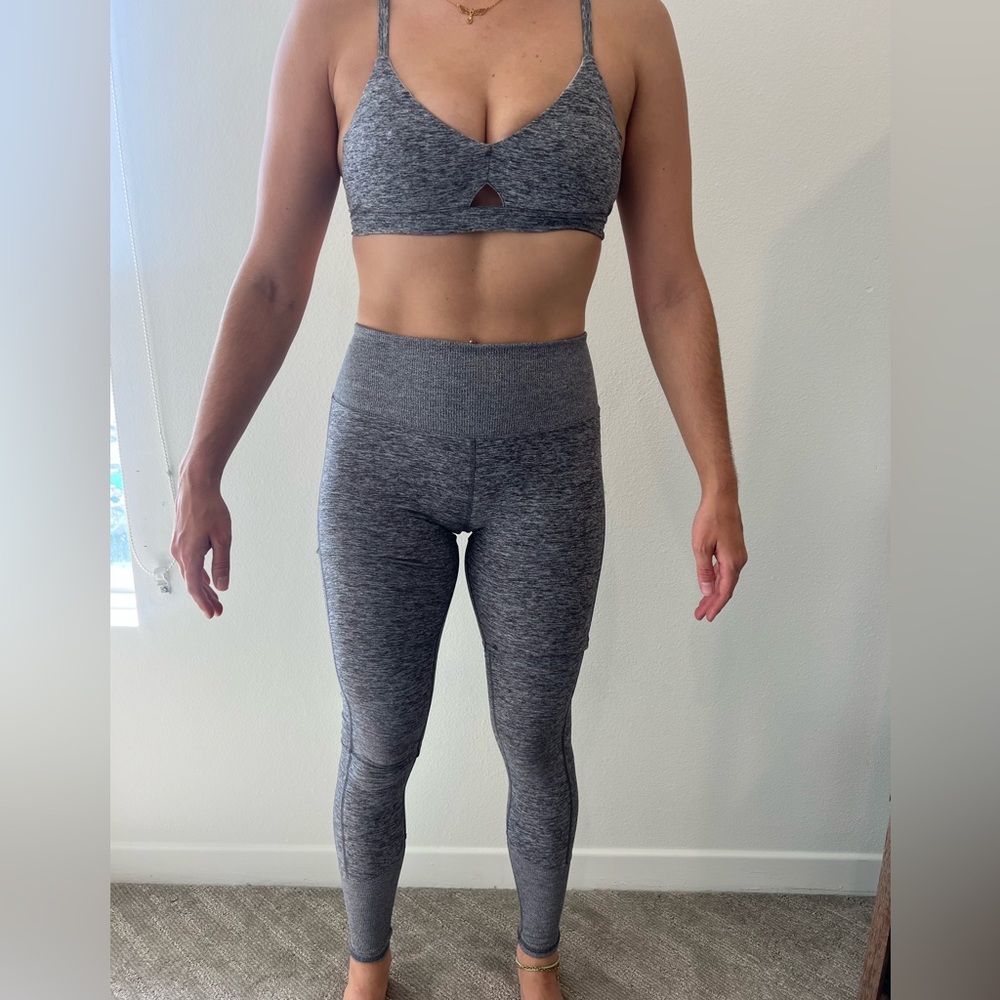 Alo Yoga Alosoft dove grey set 🩶 Top size S leggings size XS